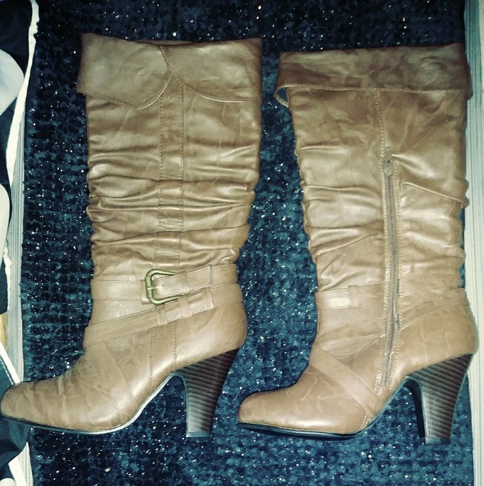 BROWN MID CALF BOOT